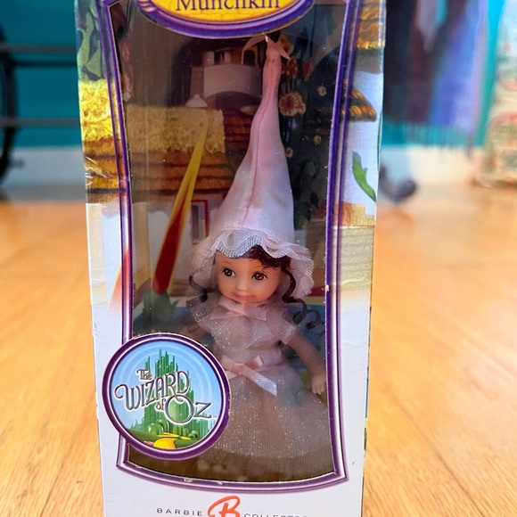 Barbie Wizard of Oz Collectable Barbies - Picture 3 of 3